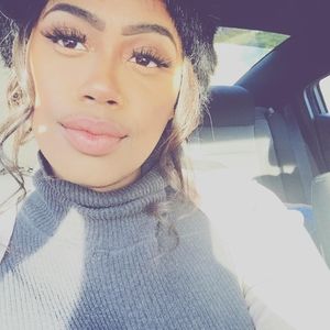 Meet your Posher, Janique